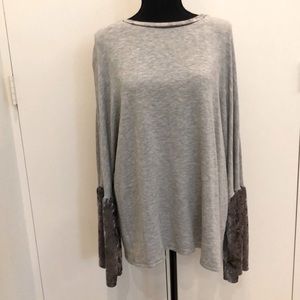 Fun velvet “sweatshirt”!  Heathered gray knit swing top.
